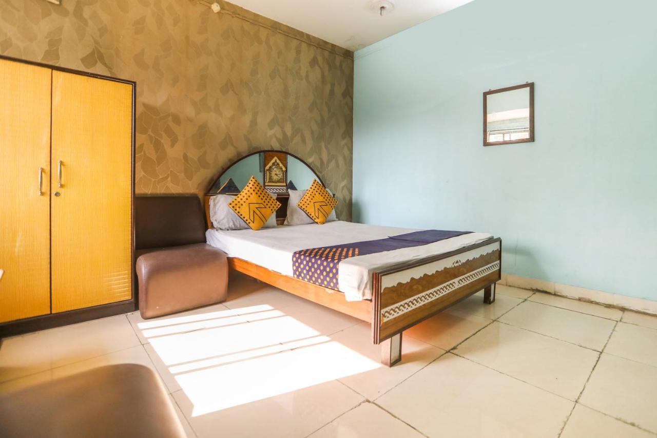 Spot On 10470 Hollywood Joka Hotel Bhasa Екстериор снимка