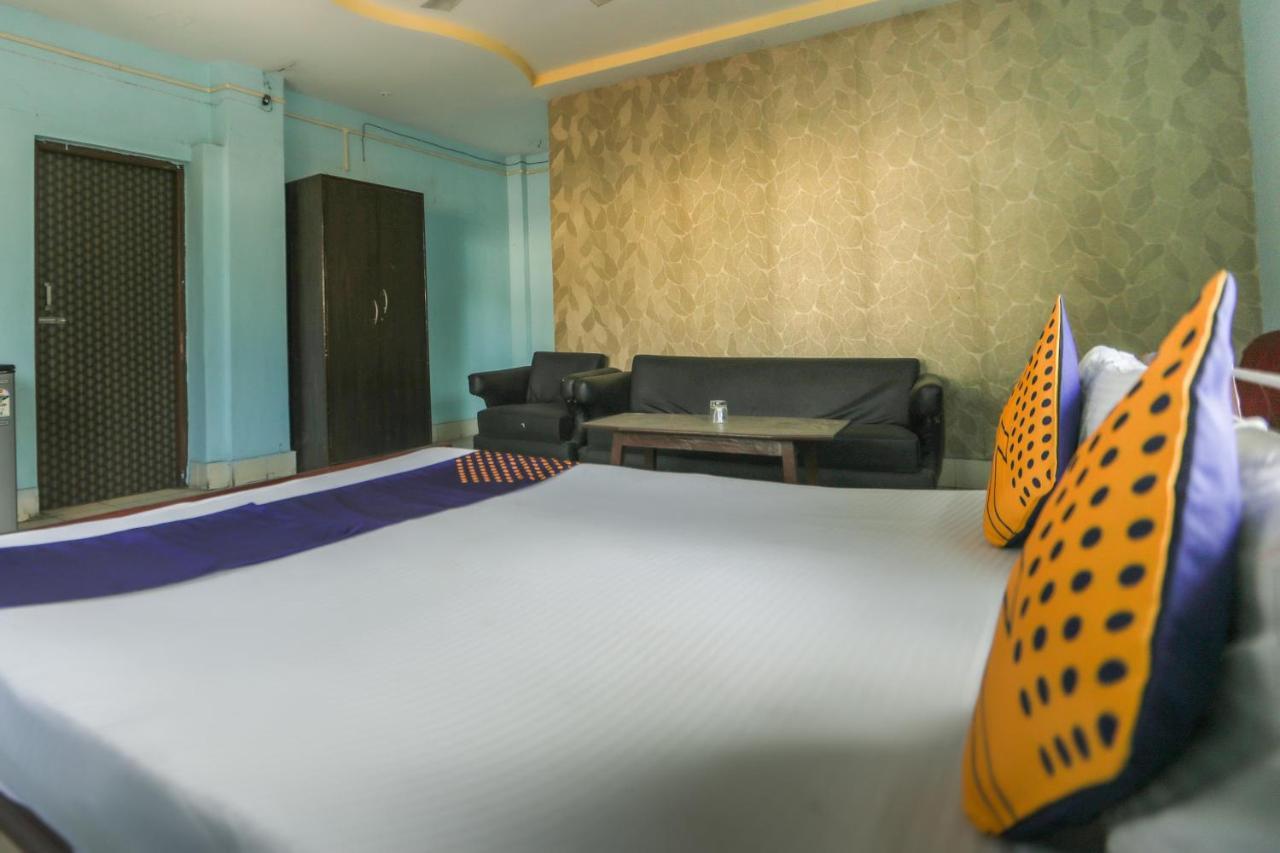 Spot On 10470 Hollywood Joka Hotel Bhasa Екстериор снимка