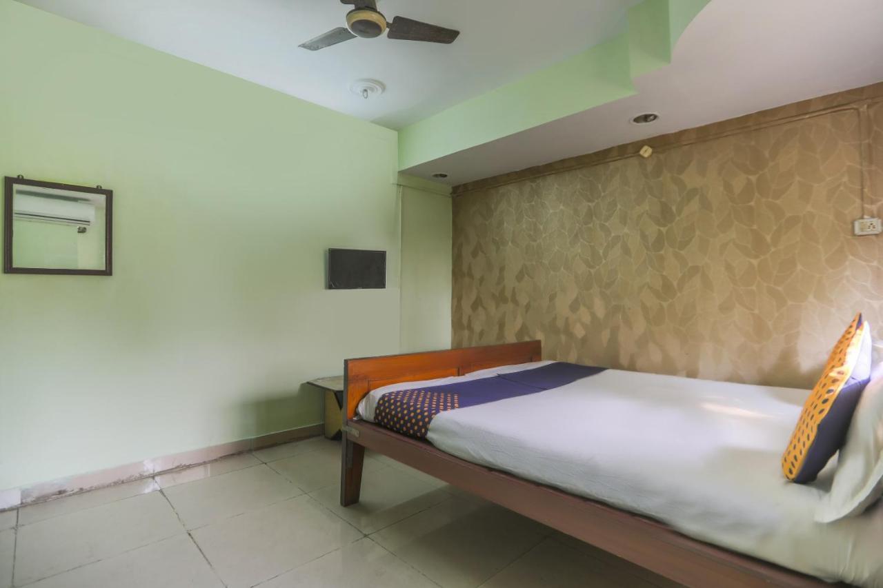 Spot On 10470 Hollywood Joka Hotel Bhasa Екстериор снимка
